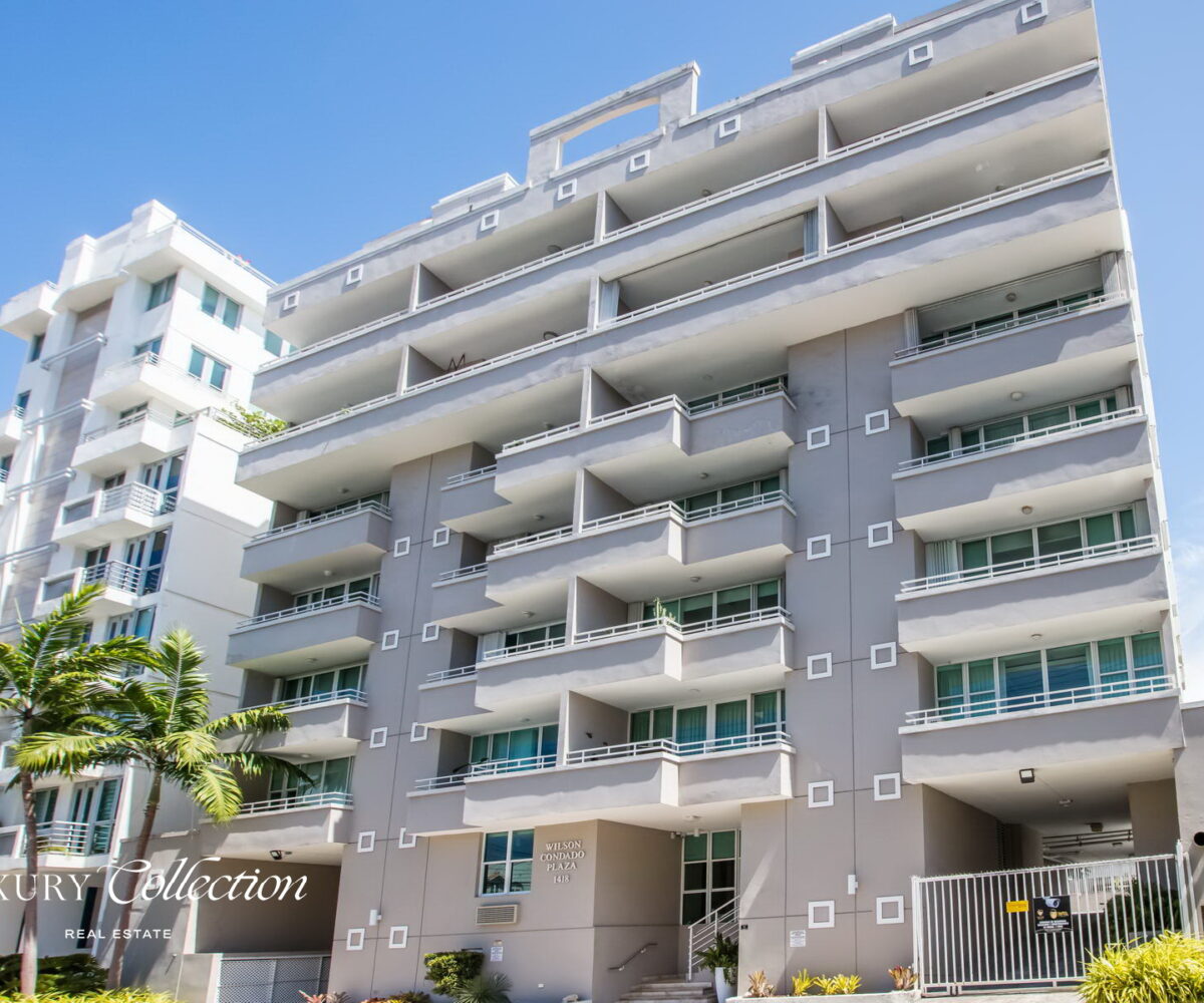 Wilson Condado Plaza penthouse for rent with an open terrace and panoramic views. Two bedrooms, two bathrooms and a roof top terrace.