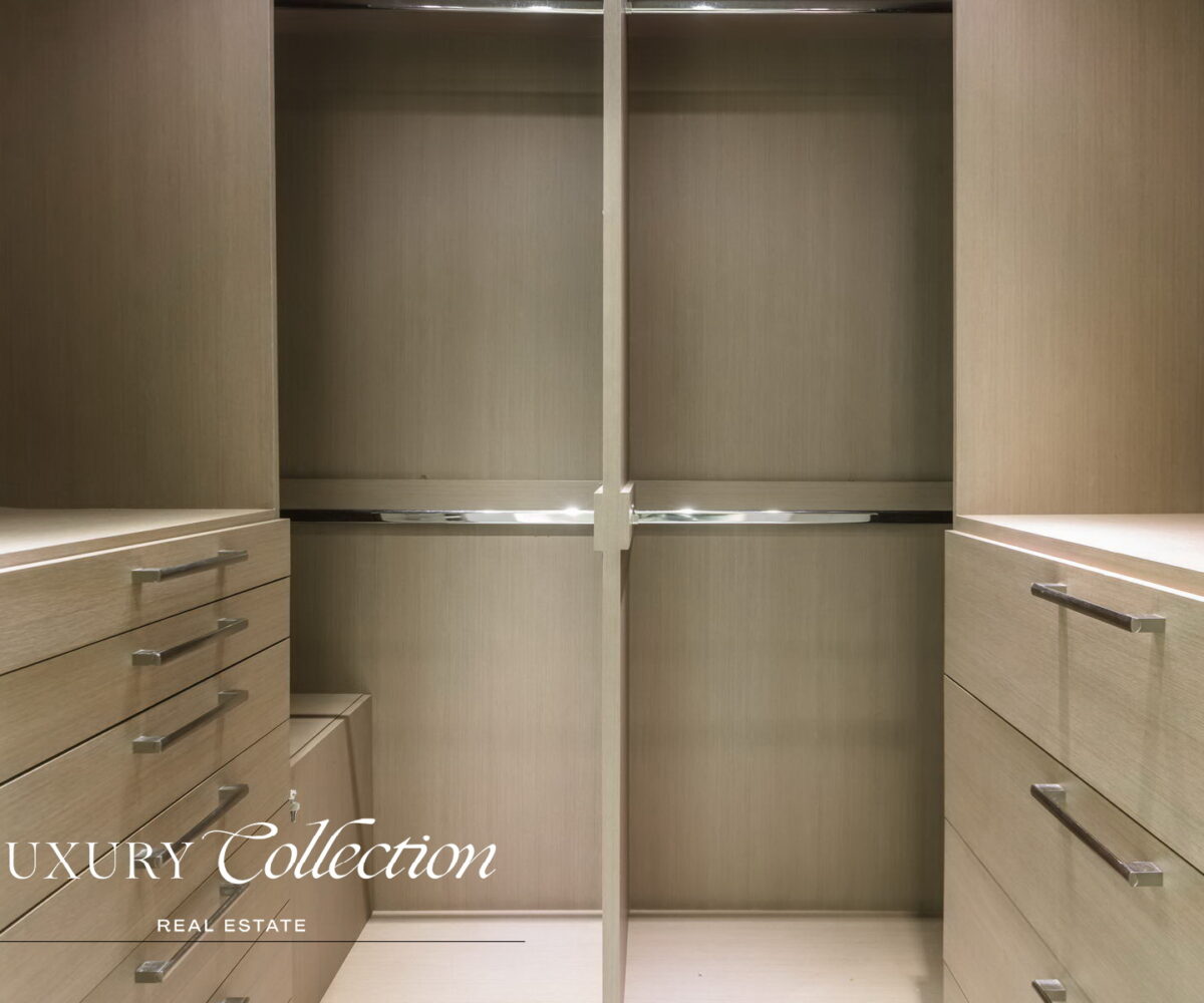Wilson Condado Plaza penthouse for rent with an open terrace and panoramic views. Two bedrooms, two bathrooms and a roof top terrace.