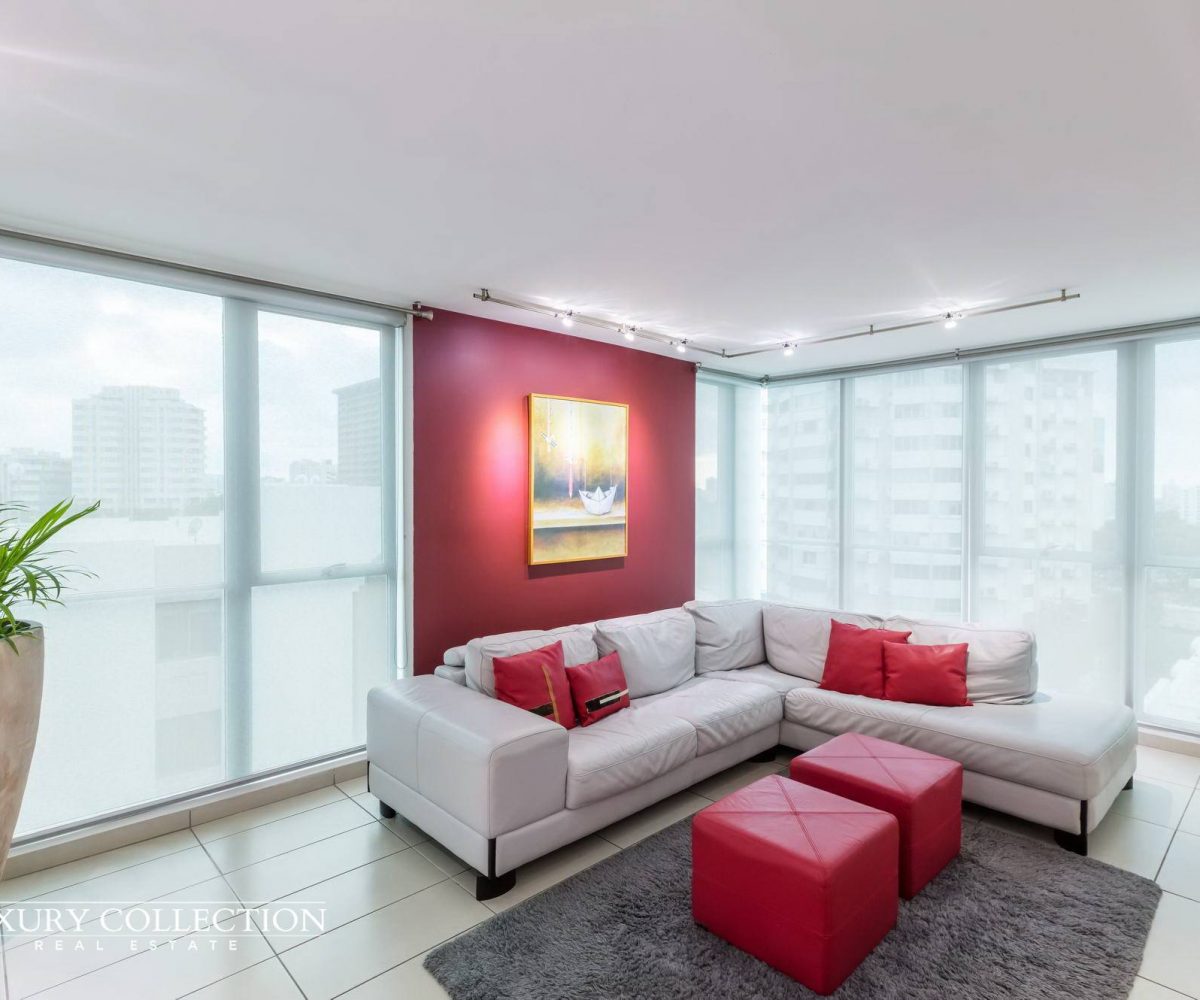 villas del parque red couch