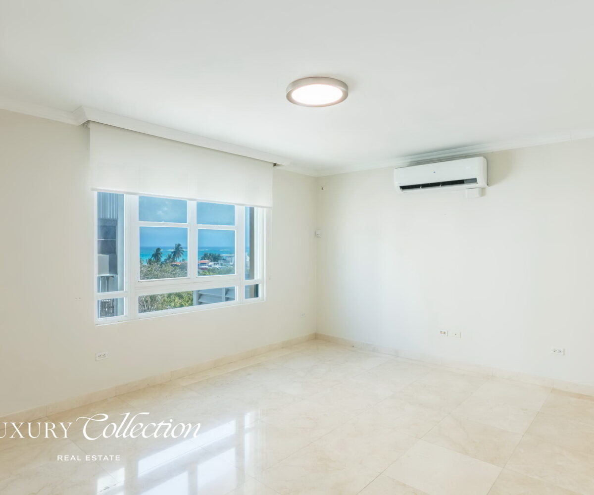Modern condo at the Condado Beach area that features 3 bedrooms, 2 full bathrooms, a powder room, storage room and three parking spaces. Carrion Court Plaza Luxury Collection Real Estate Puerto Rico