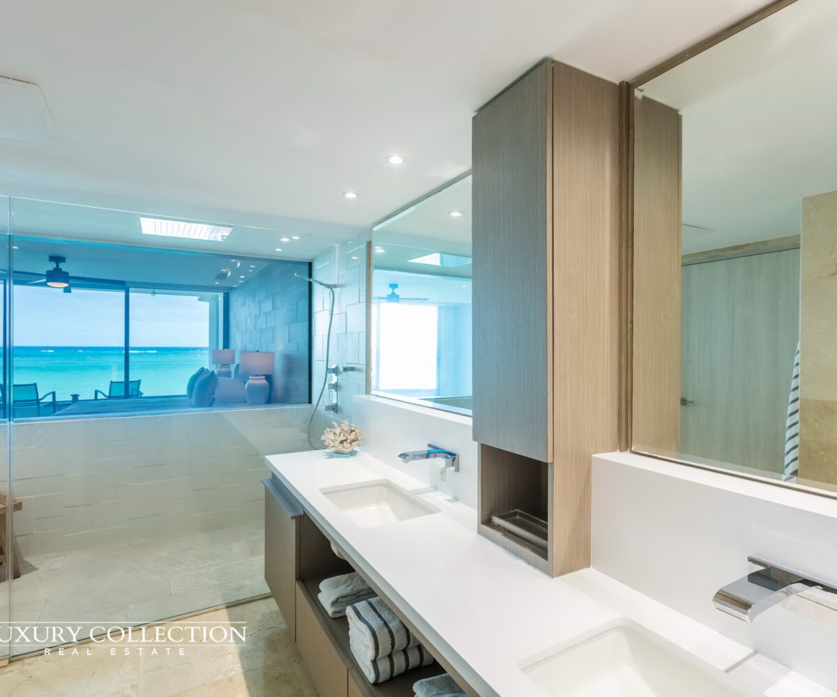 Azure Oceanfront Penthouse, Punta las Marias, 3 bedrooms, 3.5 bathrooms, 3 parking spaces. Luxury Collection Real Estate Puerto Rico
