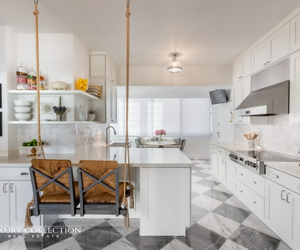 Kings Terrace apartment for sale in Condado. 3 bedrooms convertible to 6, 4.5 full bathrooms fully renovated residence, stunning ocean views. Luxury Collection Real Estate Puerto Rico