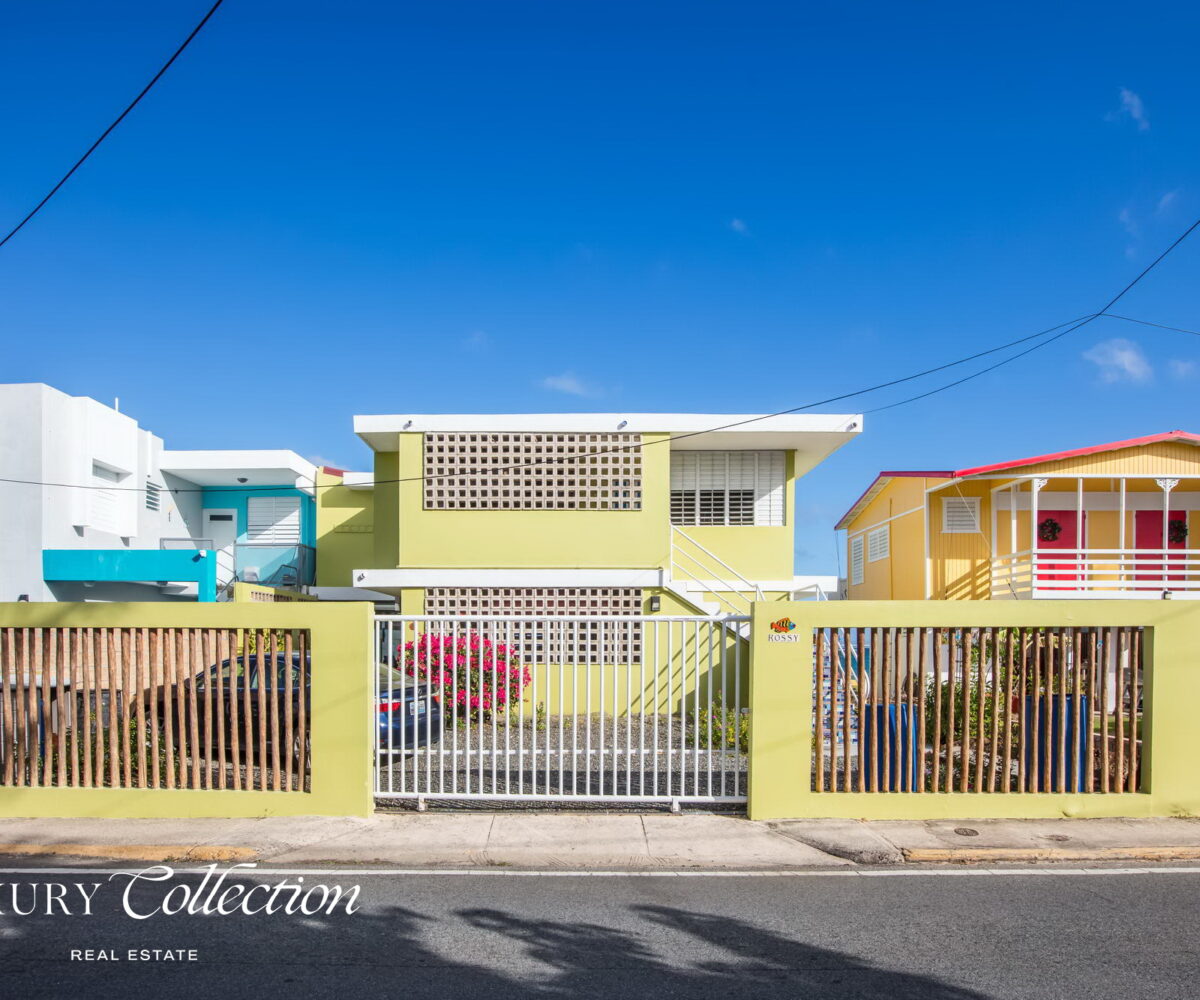 Salt House, beachfront house at Cerro Gordo for sale, Vega Alta, Puerto Rico. This 5 bedroom, 5 bathroom, with ocean views and beach access.