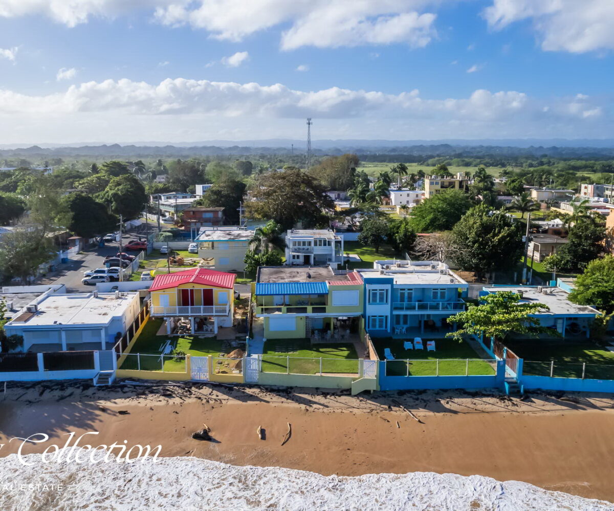 Salt House, beachfront house at Cerro Gordo for sale, Vega Alta, Puerto Rico. This 5 bedroom, 5 bathroom, with ocean views and beach access.