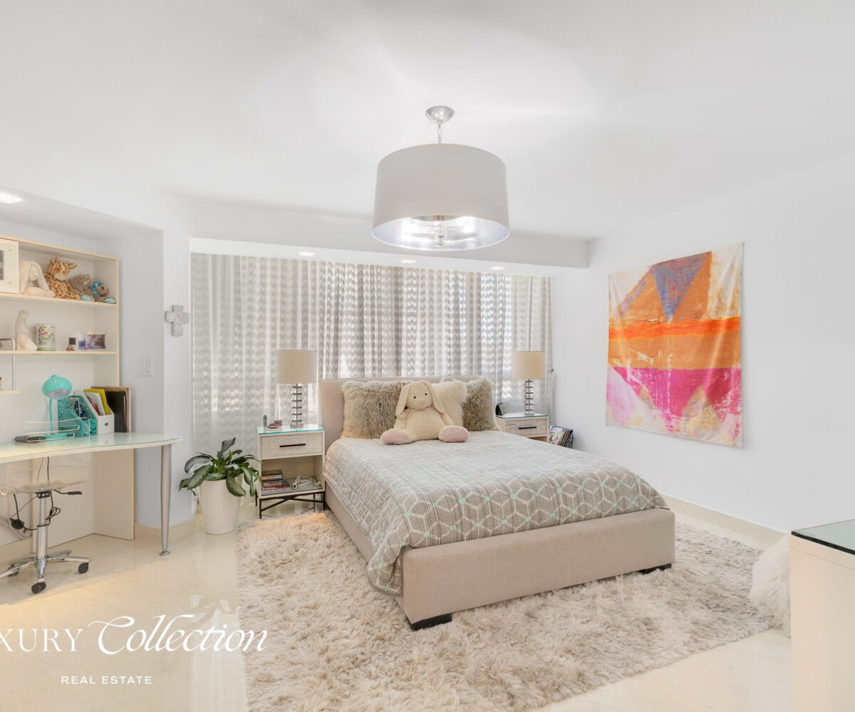 2-level penthouse located at boutique condominium Luchetti 1403 in Condado Puerto Rico. 3 Bedrooms convertibles to 4, 3 Bath, 4 Parkings.