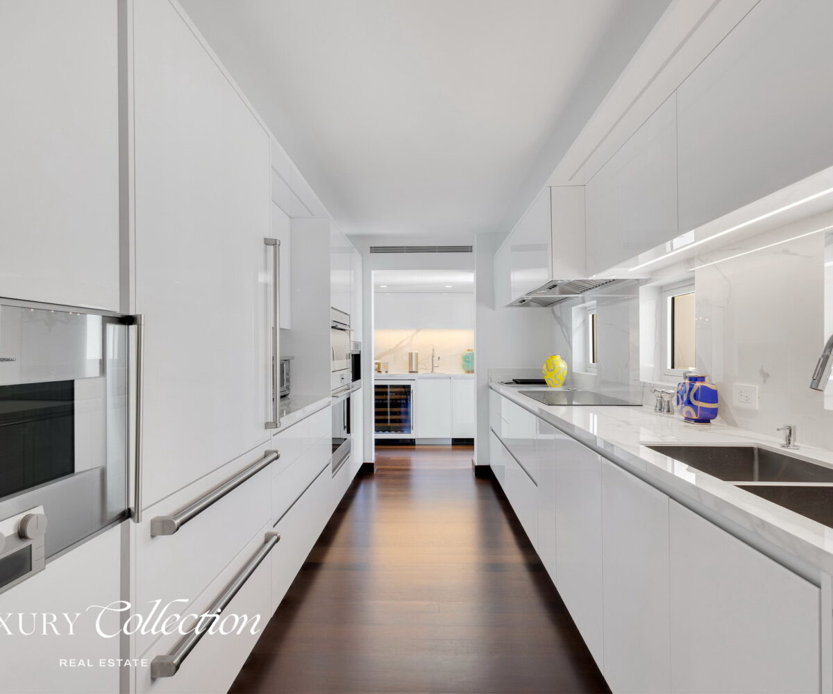 2-level penthouse located at boutique condominium Luchetti 1403 in Condado Puerto Rico. 3 Bedrooms convertibles to 4, 3 Bath, 4 Parkings.