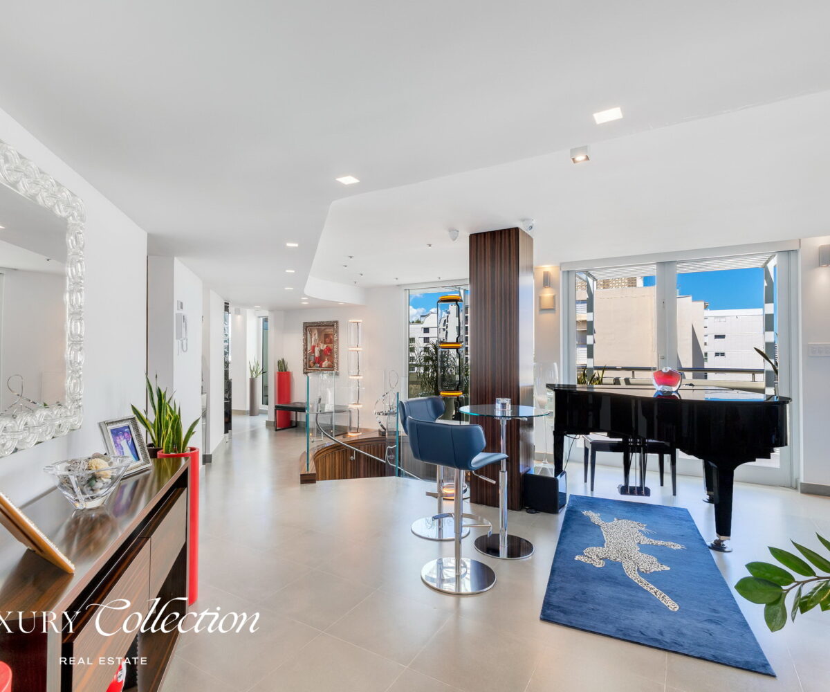2-level penthouse located at boutique condominium Luchetti 1403 in Condado Puerto Rico. 3 Bedrooms convertibles to 4, 3 Bath, 4 Parkings.