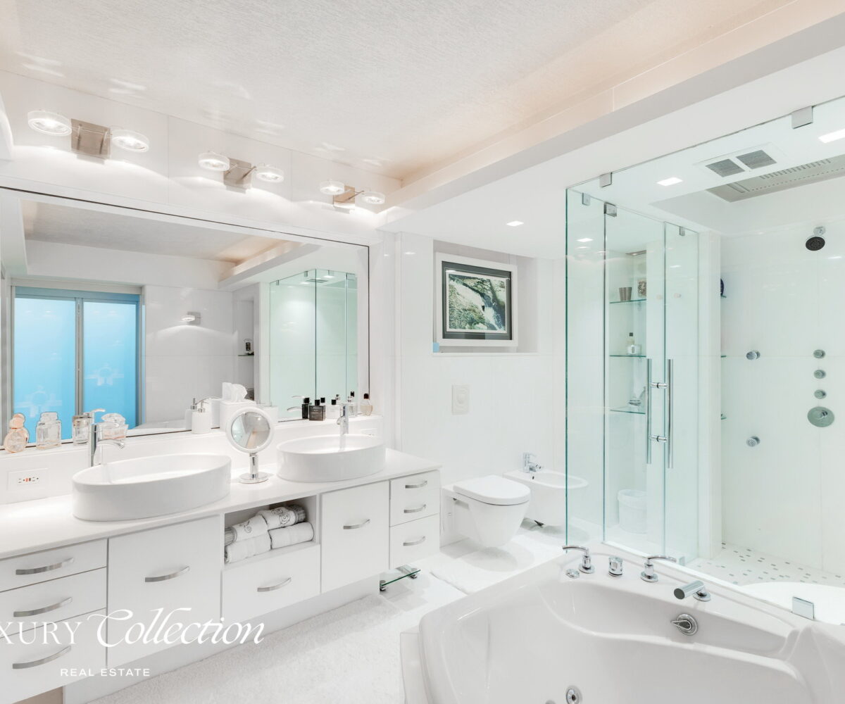 2-level penthouse located at boutique condominium Luchetti 1403 in Condado Puerto Rico. 3 Bedrooms convertibles to 4, 3 Bath, 4 Parkings.