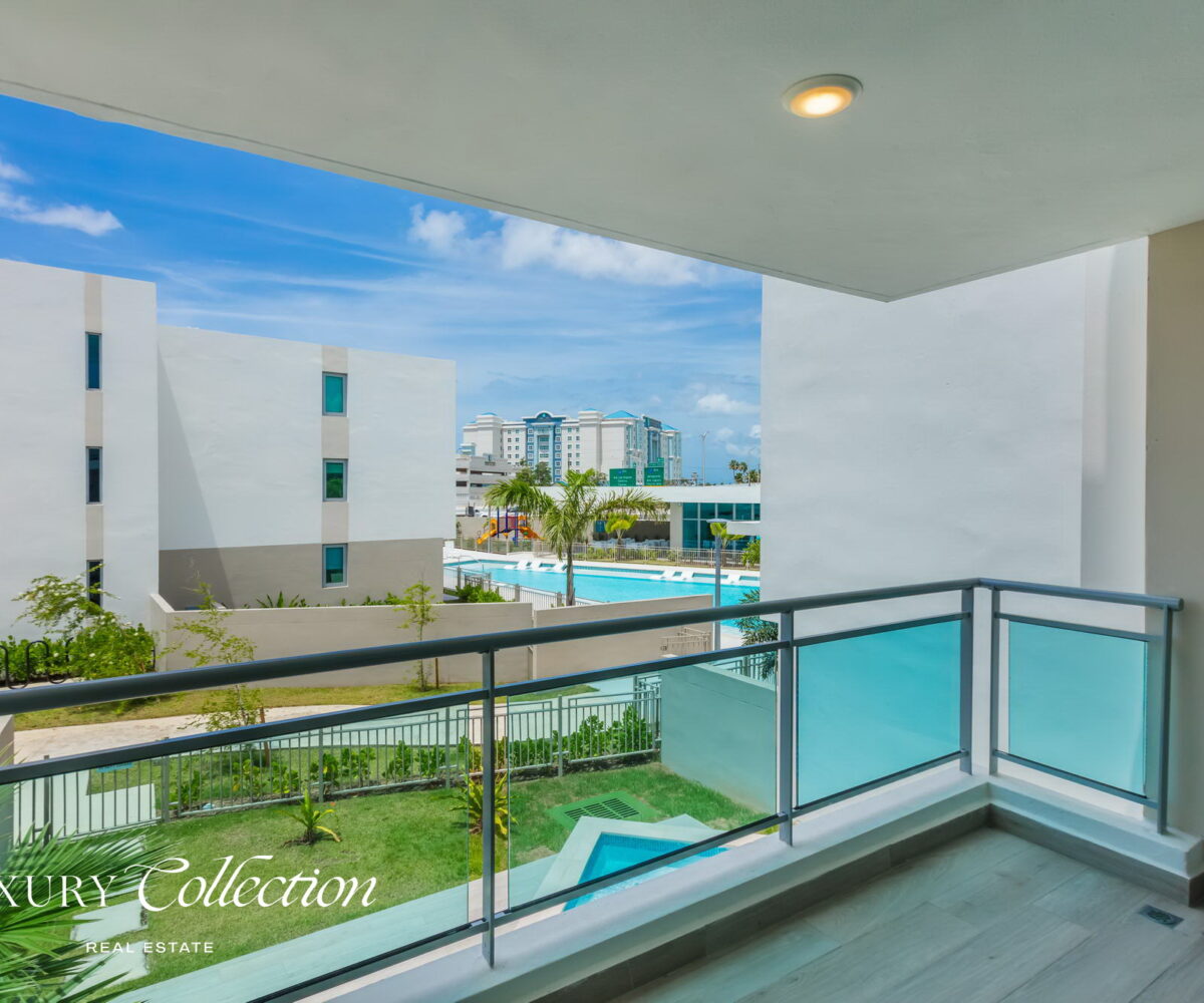 Solemare Apartment Isla Verde for rent, fully furnished with 3 bedrooms and 2 bathrooms, minutes away from the best urban beach.