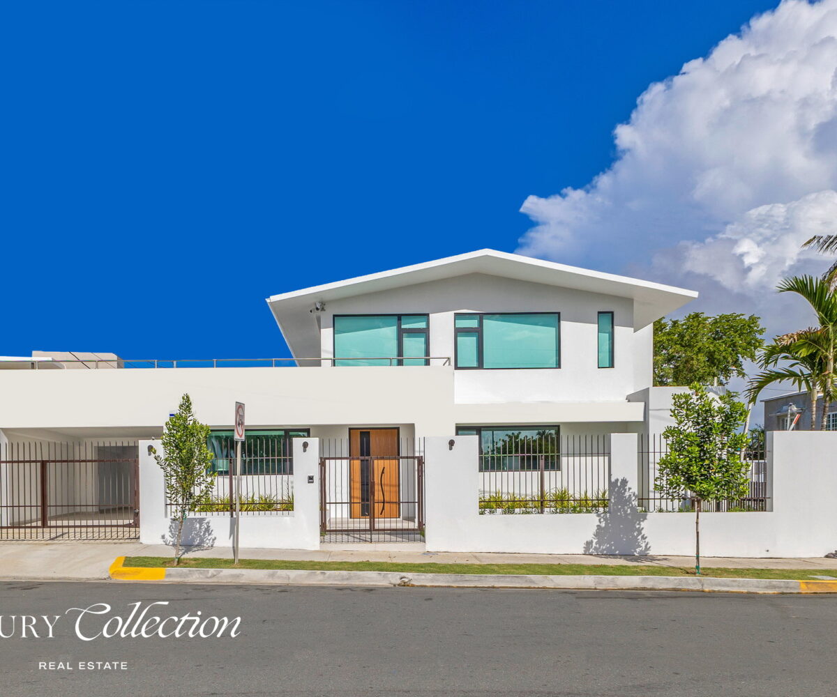 Park Boulevard house for rent next to Ocean Park and Condado, 6 Bedrooms, 4 Bathrooms, with ocean views and next to the beach. luxury collection real estate puerto rico