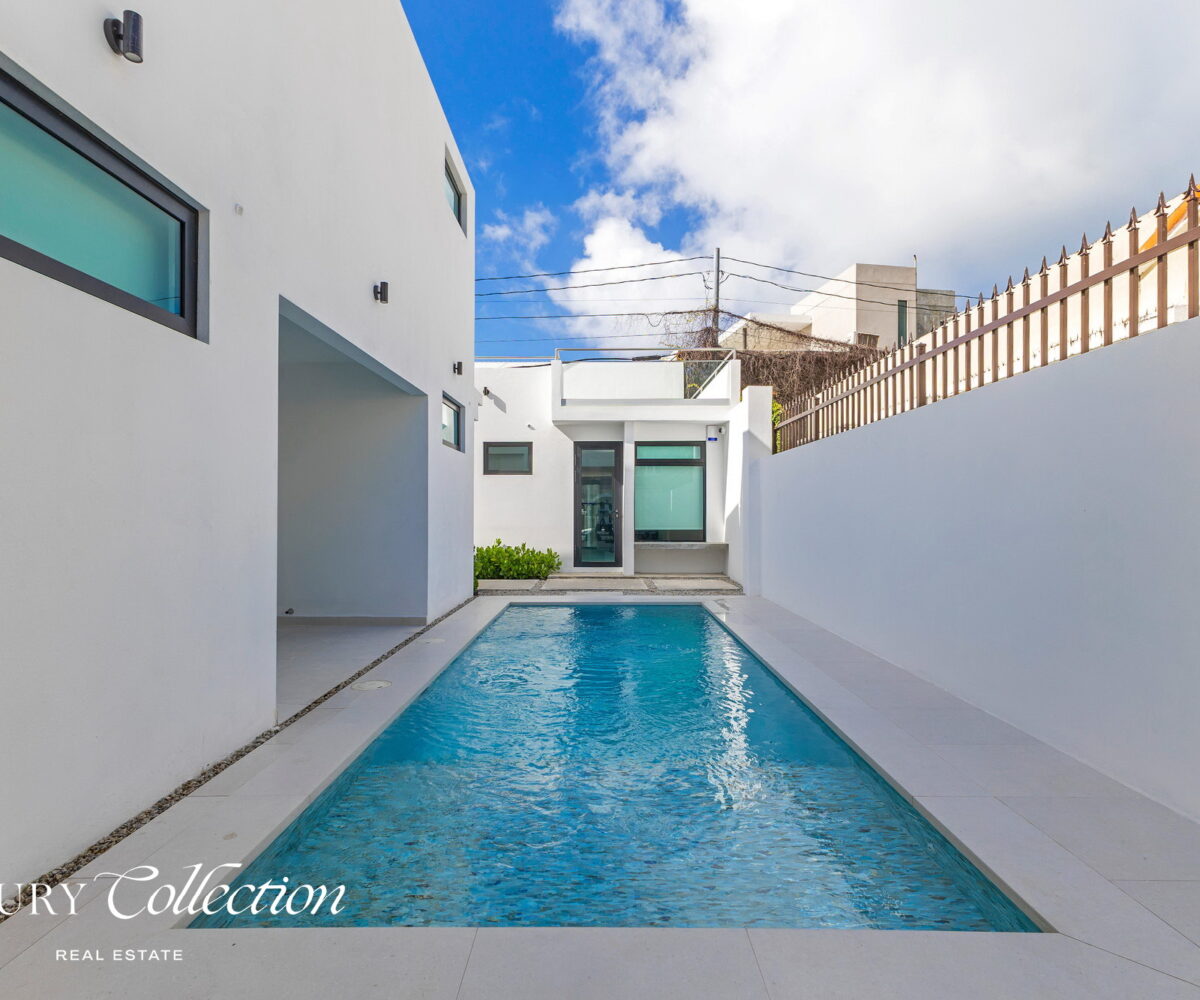 Park Boulevard house for rent next to Ocean Park and Condado, 6 Bedrooms, 4 Bathrooms, with ocean views and next to the beach. luxury collection real estate puerto rico