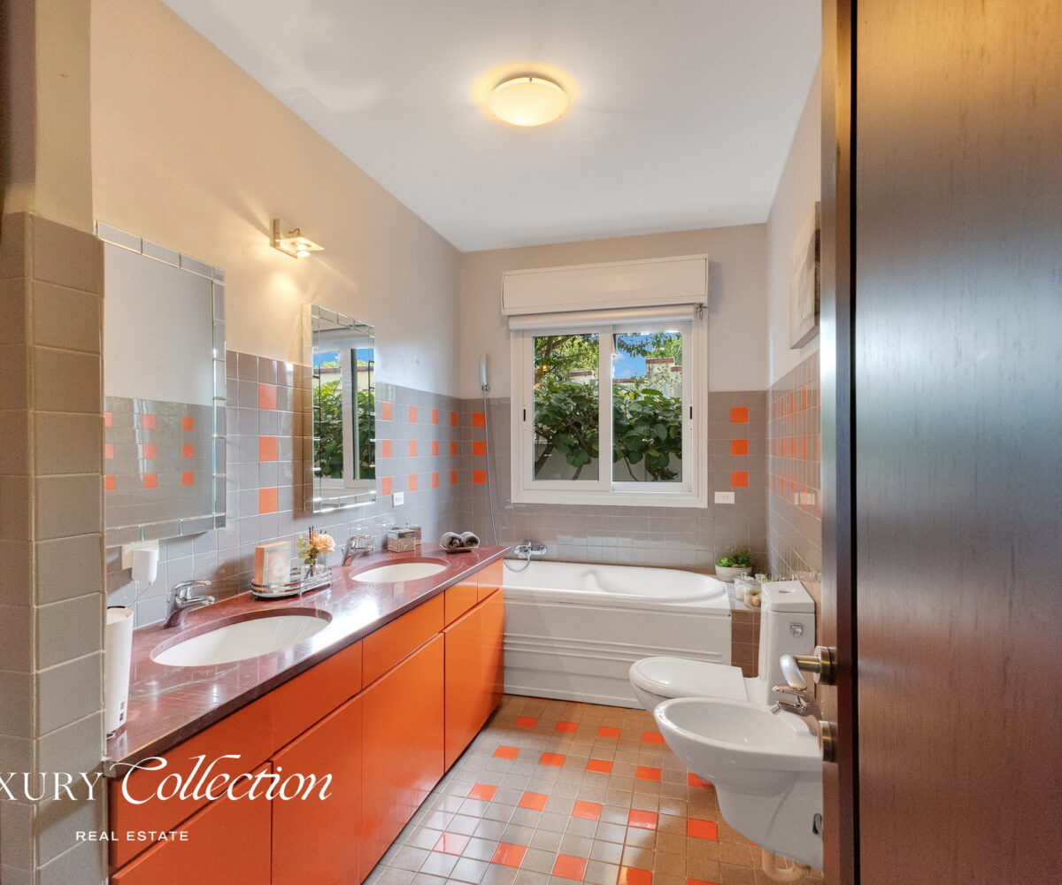 Ocean Park Beach House with 5-bedroom, 4.5-bathroom residence is in the coveted Ocean Park neighborhood, only 100 meters from the beach. luxury collection real estate puerto rico