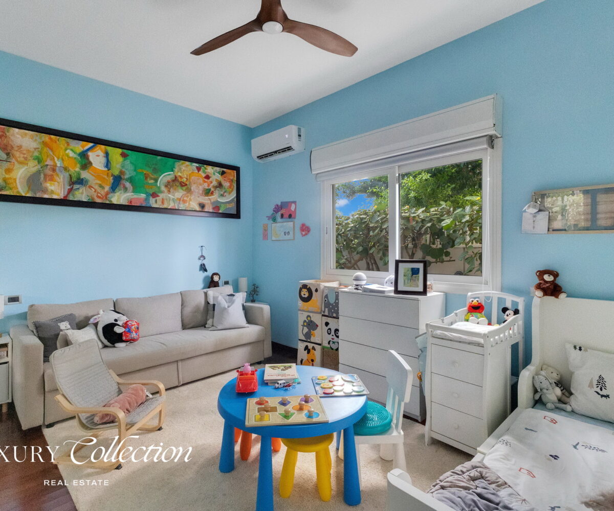 Ocean Park Beach House with 5-bedroom, 4.5-bathroom residence is in the coveted Ocean Park neighborhood, only 100 meters from the beach. luxury collection real estate puerto rico