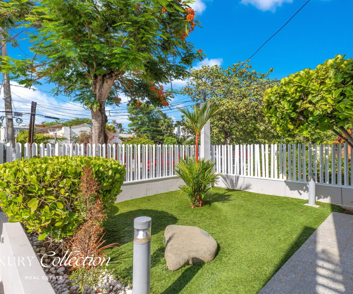 Ocean Park Beach House with 5-bedroom, 4.5-bathroom residence is in the coveted Ocean Park neighborhood, only 100 meters from the beach. luxury collection real estate puerto rico