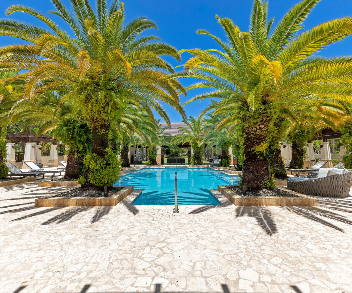 Las Verandas Condominium at The St. Regis Bahia Beach Resort, this apartment for sale features 2,182 sq.ft. bedrooms with en-suite bathrooms.