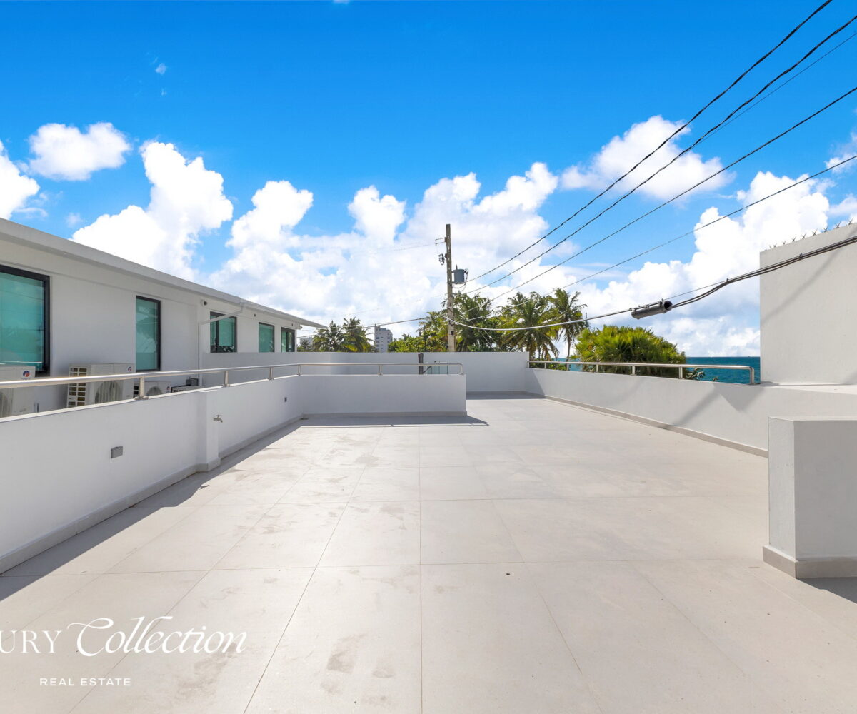 Park Boulevard house for rent next to Ocean Park and Condado, 6 Bedrooms, 4 Bathrooms, with ocean views and next to the beach. luxury collection real estate puerto rico