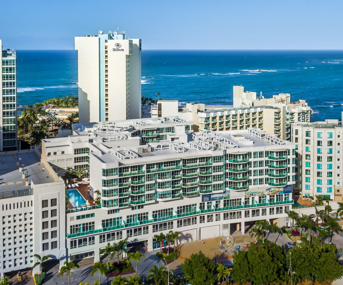 Condo for sale at Bahía Plaza in Condado with ocean view. Turnkey furnished with 2 bedroom 2.5 bathroom and 2 parkings. At Paseo Caribe.