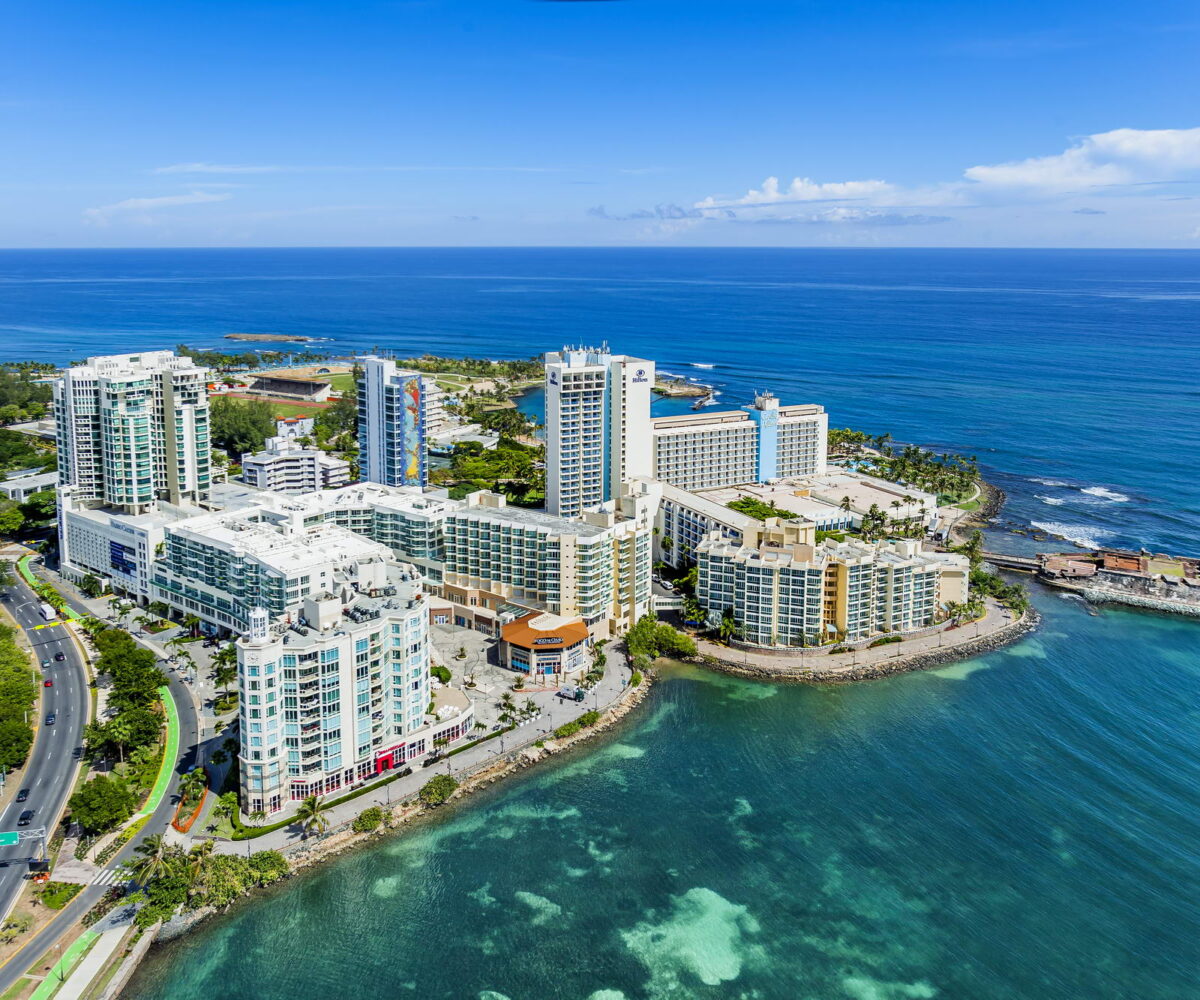 Condo for sale at Bahía Plaza in Condado with ocean view. Turnkey furnished with 2 bedroom 2.5 bathroom and 2 parkings. At Paseo Caribe.