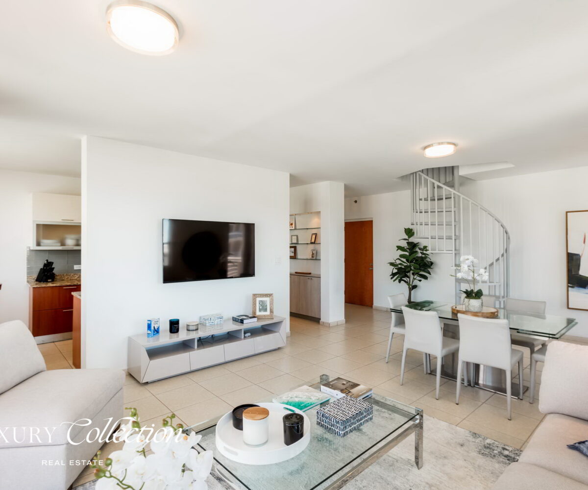 Penthouse Old San Juan for sale in Puerto Rico, furnished, 3 bedrooms, 2 bathrooms and private rooftop terrace with ocean views.