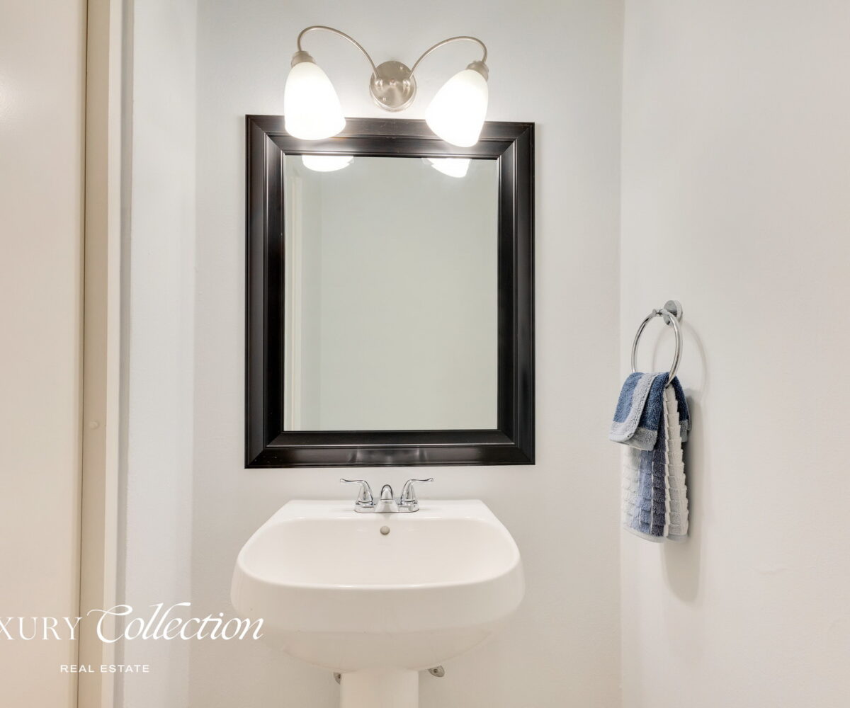 Penthouse Old San Juan for sale in Puerto Rico, furnished, 3 bedrooms, 2 bathrooms and private rooftop terrace with ocean views.