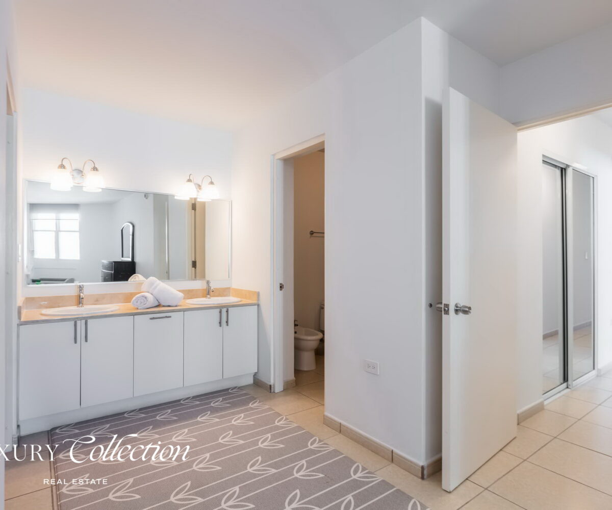 Penthouse Old San Juan for sale in Puerto Rico, furnished, 3 bedrooms, 2 bathrooms and private rooftop terrace with ocean views.