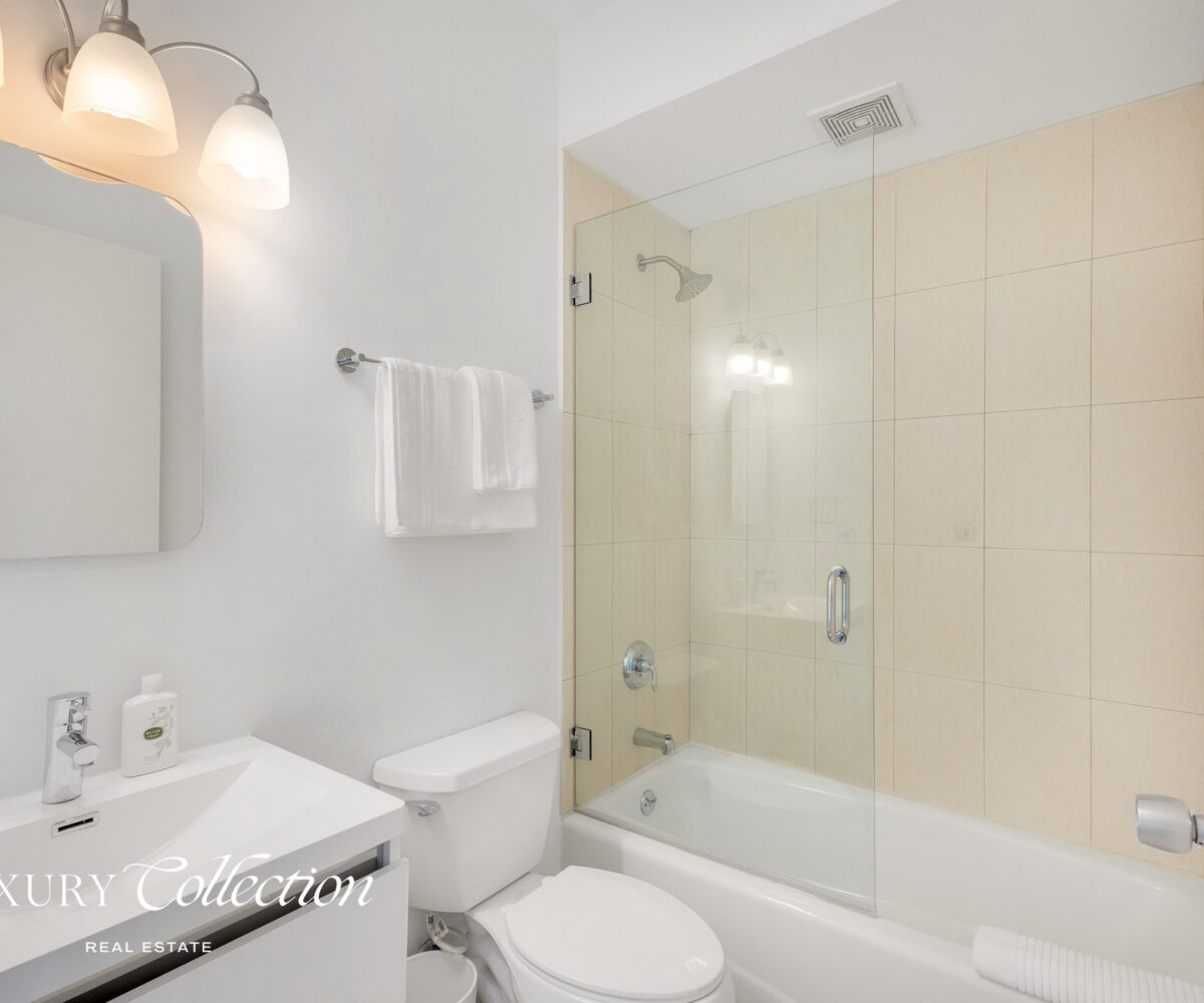 Penthouse Old San Juan for sale in Puerto Rico, furnished, 3 bedrooms, 2 bathrooms and private rooftop terrace with ocean views.