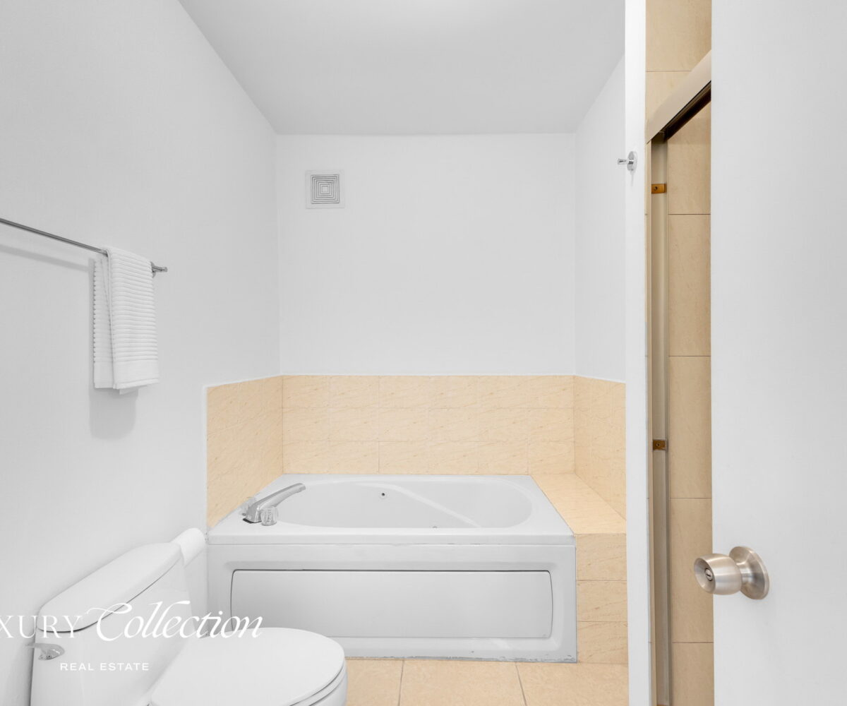 Penthouse Old San Juan for sale in Puerto Rico, furnished, 3 bedrooms, 2 bathrooms and private rooftop terrace with ocean views.