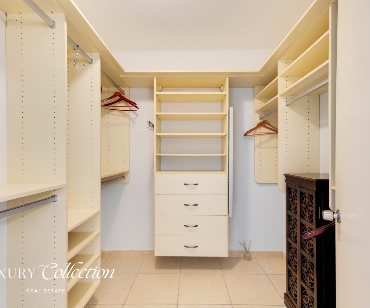 Penthouse Old San Juan for sale in Puerto Rico, furnished, 3 bedrooms, 2 bathrooms and private rooftop terrace with ocean views.