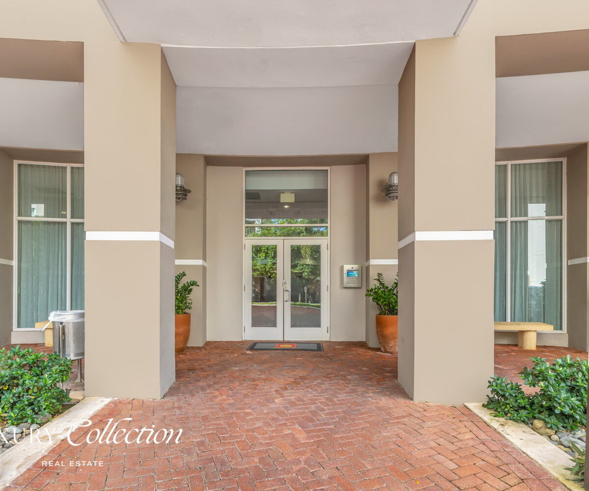 Penthouse Old San Juan for sale in Puerto Rico, furnished, 3 bedrooms, 2 bathrooms and private rooftop terrace with ocean views.