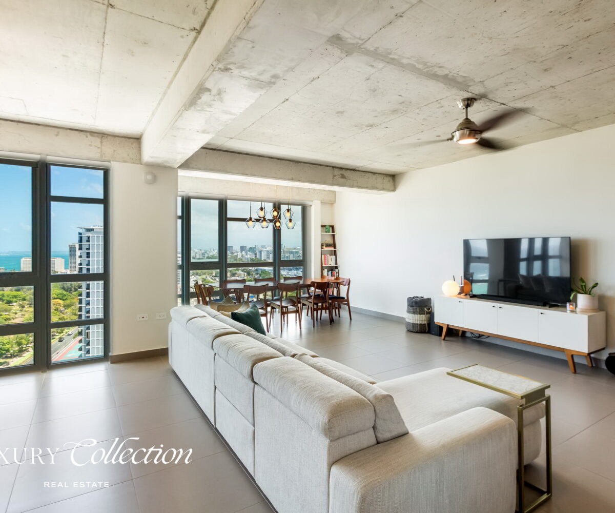 Condominio Atlantis 1604 1,126 Sq. Ft. | 1 Bed | 2 Baths | 2 Parkings Full Power Generator | 24/7 Security | Gym Live elevated in this exceptional 16th-floor residence, offering panoramic east-facing views of the Atlantic Ocean, Condado Lagoon, Luis Muñoz Rivera Park and El Náutico Marina.