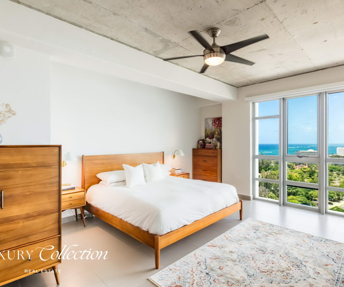 Condominio Atlantis 1604 1,126 Sq. Ft. | 1 Bed | 2 Baths | 2 Parkings Full Power Generator | 24/7 Security | Gym Live elevated in this exceptional 16th-floor residence, offering panoramic east-facing views of the Atlantic Ocean, Condado Lagoon, Luis Muñoz Rivera Park and El Náutico Marina.