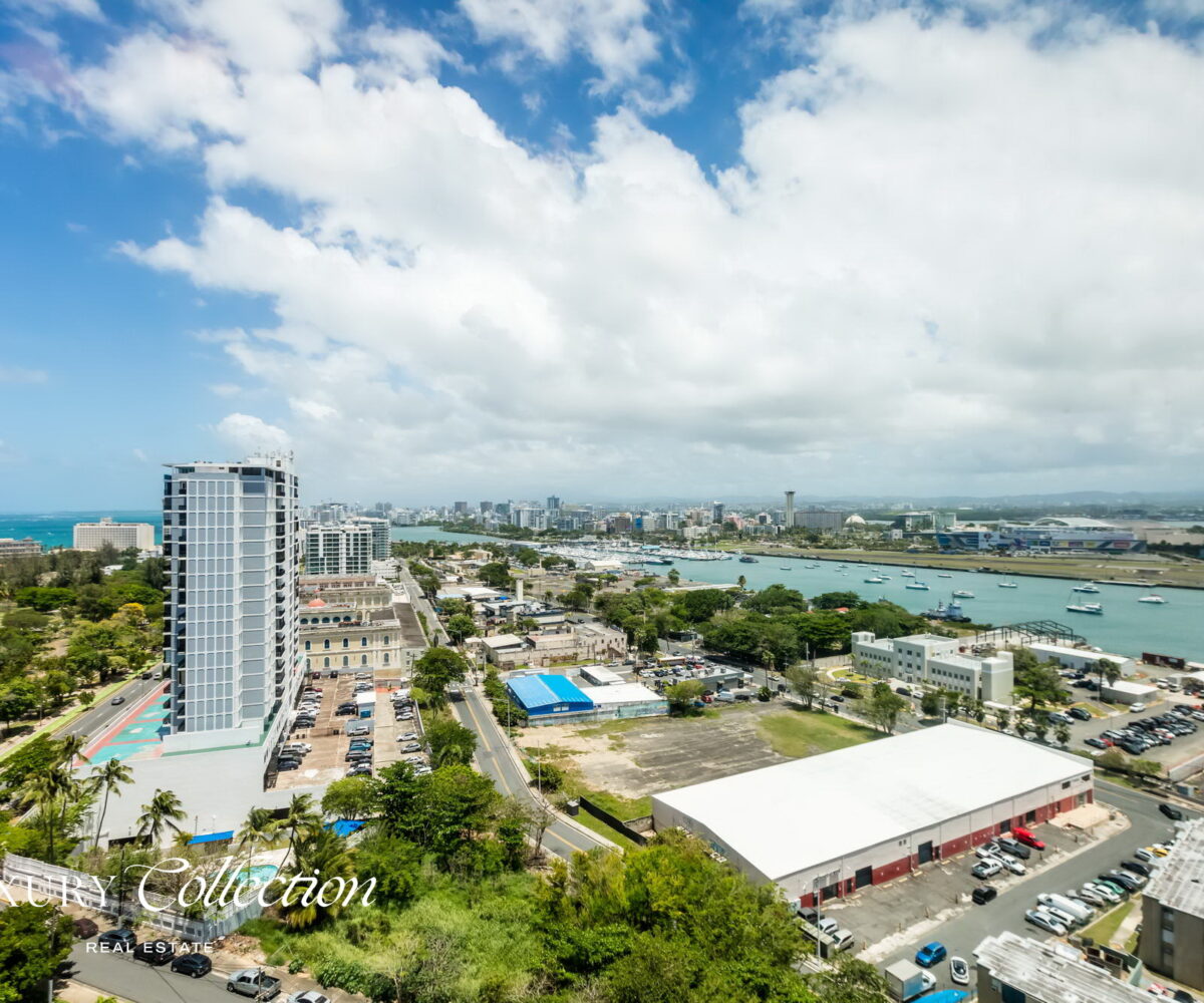 Condominio Atlantis 1604 1,126 Sq. Ft. | 1 Bed | 2 Baths | 2 Parkings Full Power Generator | 24/7 Security | Gym Live elevated in this exceptional 16th-floor residence, offering panoramic east-facing views of the Atlantic Ocean, Condado Lagoon, Luis Muñoz Rivera Park and El Náutico Marina.
