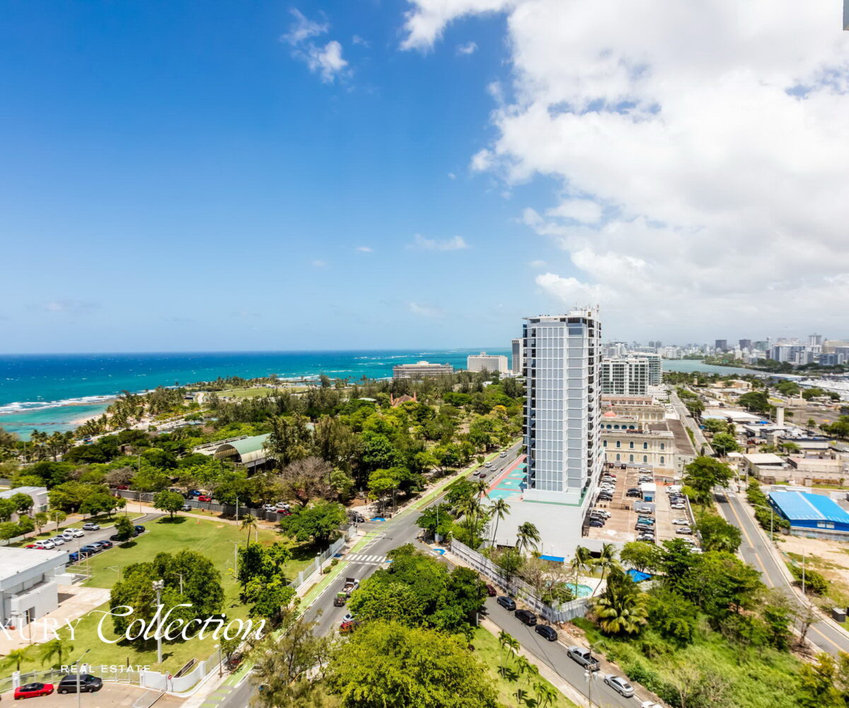 Condominio Atlantis 1604 1,126 Sq. Ft. | 1 Bed | 2 Baths | 2 Parkings Full Power Generator | 24/7 Security | Gym Live elevated in this exceptional 16th-floor residence, offering panoramic east-facing views of the Atlantic Ocean, Condado Lagoon, Luis Muñoz Rivera Park and El Náutico Marina.