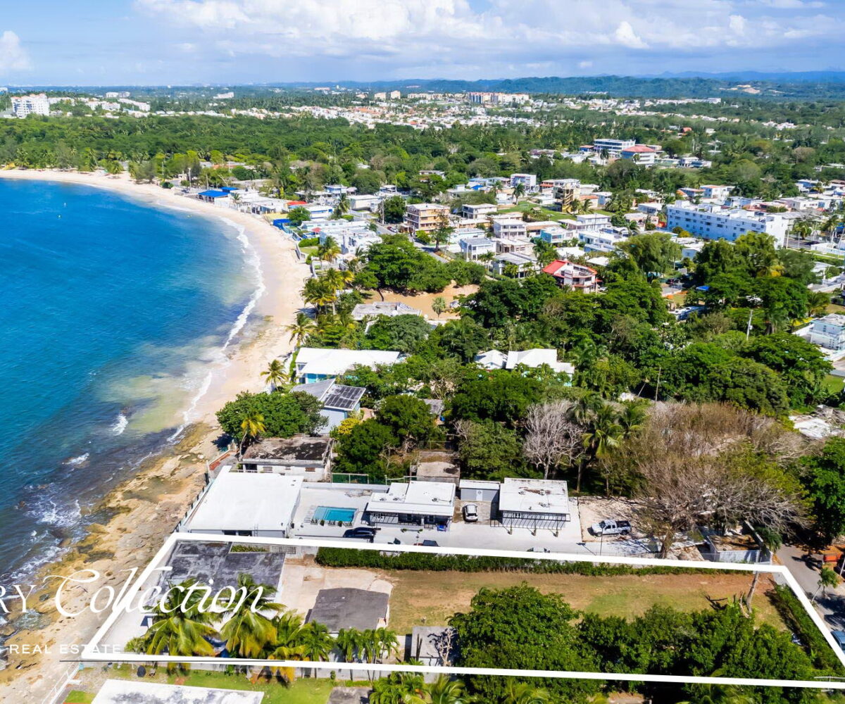 CERRO GORDO oceanfront lot for sale, near coveted Dorado area. One of the largest beachfront lots in the sector, with direct access to the water.