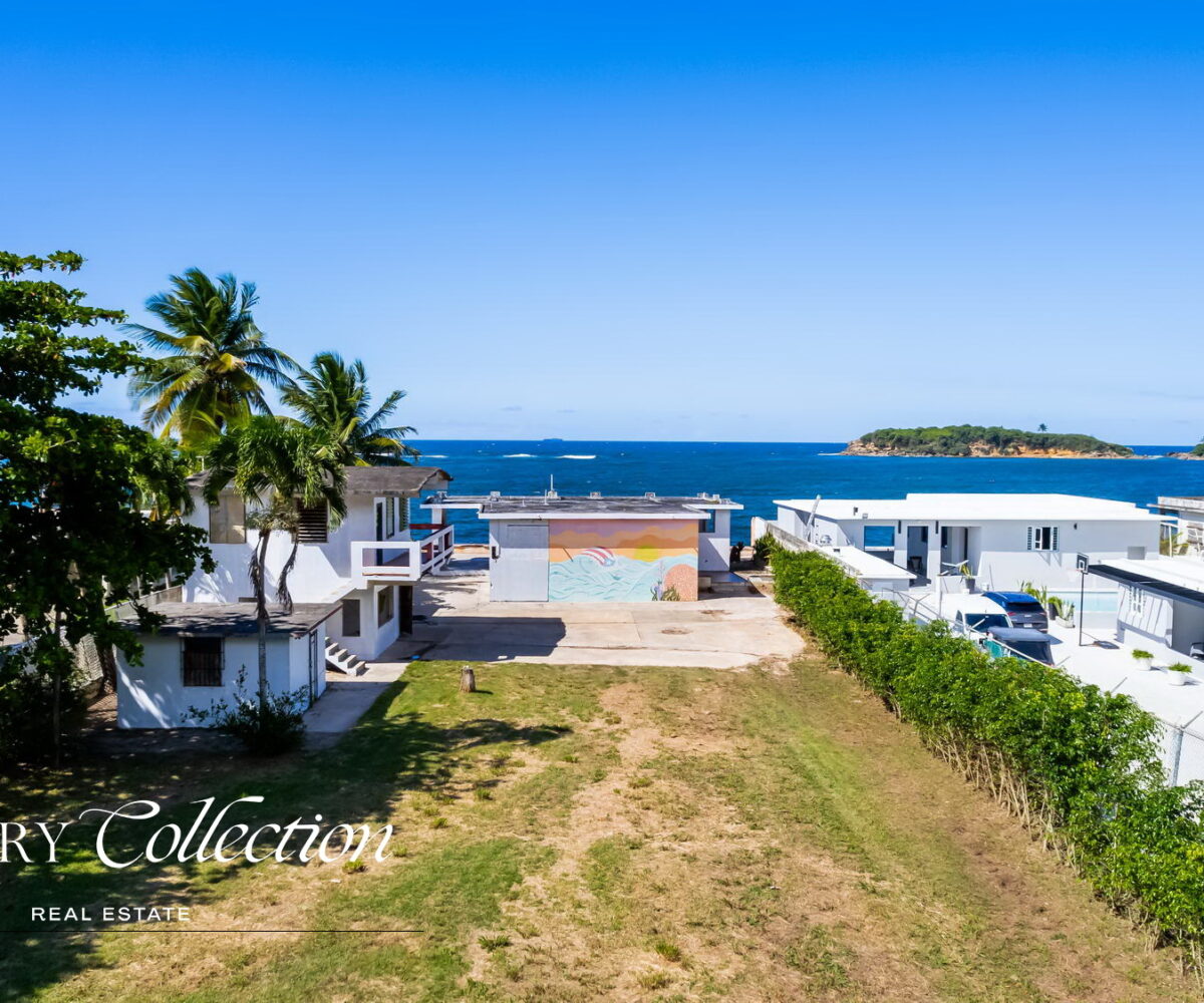 CERRO GORDO oceanfront lot for sale, near coveted Dorado area. One of the largest beachfront lots in the sector, with direct access to the water.