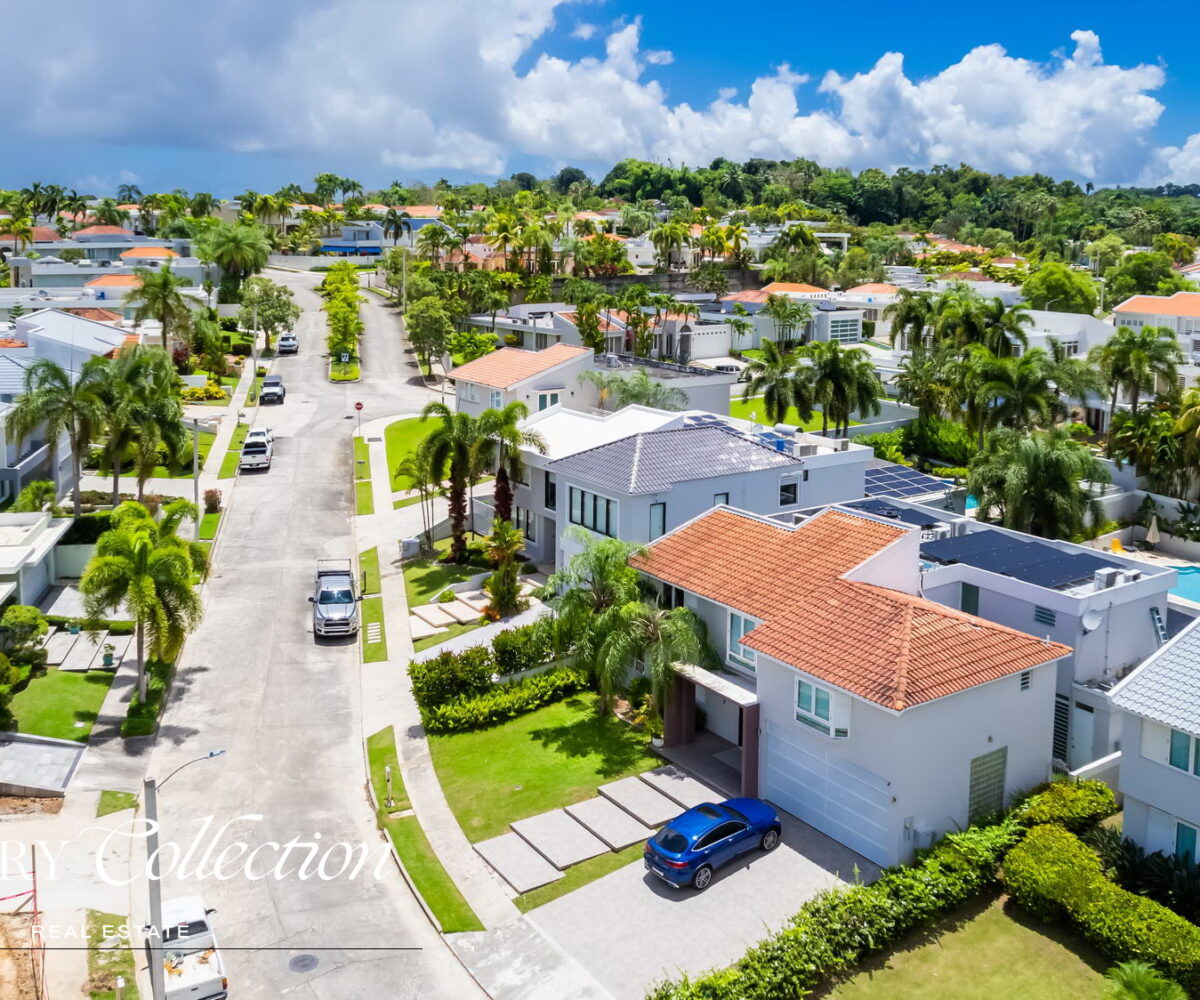 Paseo San Juan House for sale Puerto Rico. Remodeled 5,095 sq. ft. residence on a 945 sq. meter lot. 4 beds (convertible to 5) and 3.5 baths. Alex Herrera Luxury Collection Real Estate.