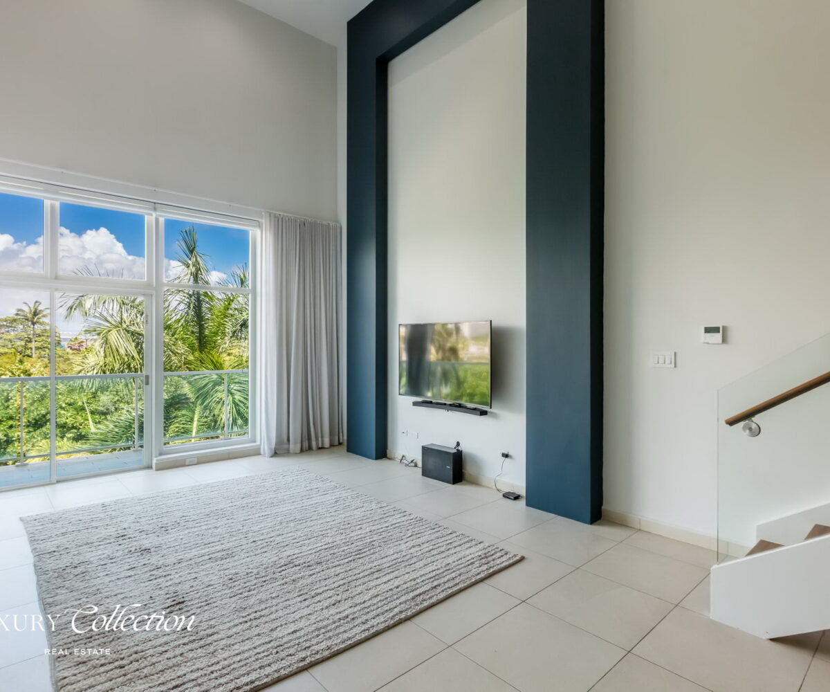 1 bedroom, 2 bathroom residence at Bahia Plaza. 1,088 SF loft double high ceiling home boasts a contemporary, open layout.