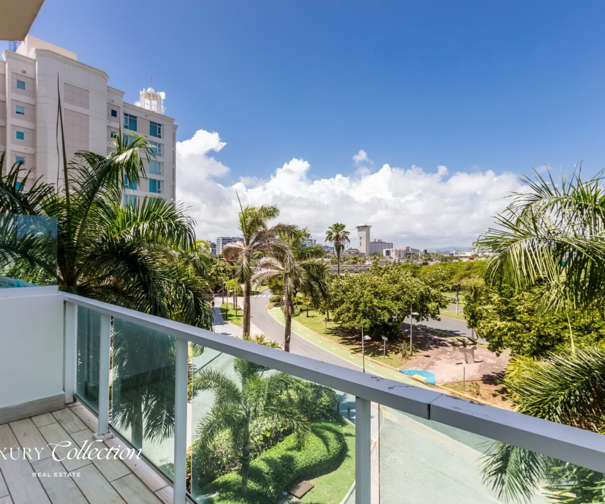 1 bedroom, 2 bathroom residence at Bahia Plaza. 1,088 SF loft double high ceiling home boasts a contemporary, open layout.