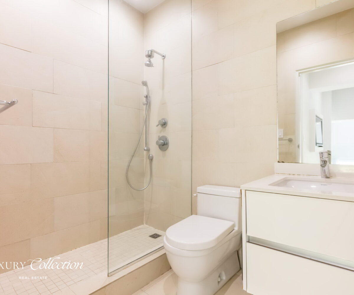 1 bedroom, 2 bathroom residence at Bahia Plaza. 1,088 SF loft double high ceiling home boasts a contemporary, open layout.