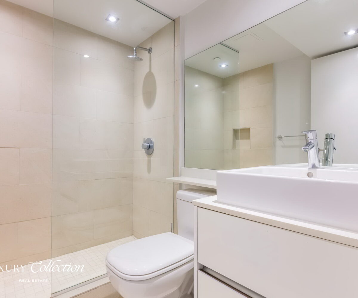 1 bedroom, 2 bathroom residence at Bahia Plaza. 1,088 SF loft double high ceiling home boasts a contemporary, open layout.