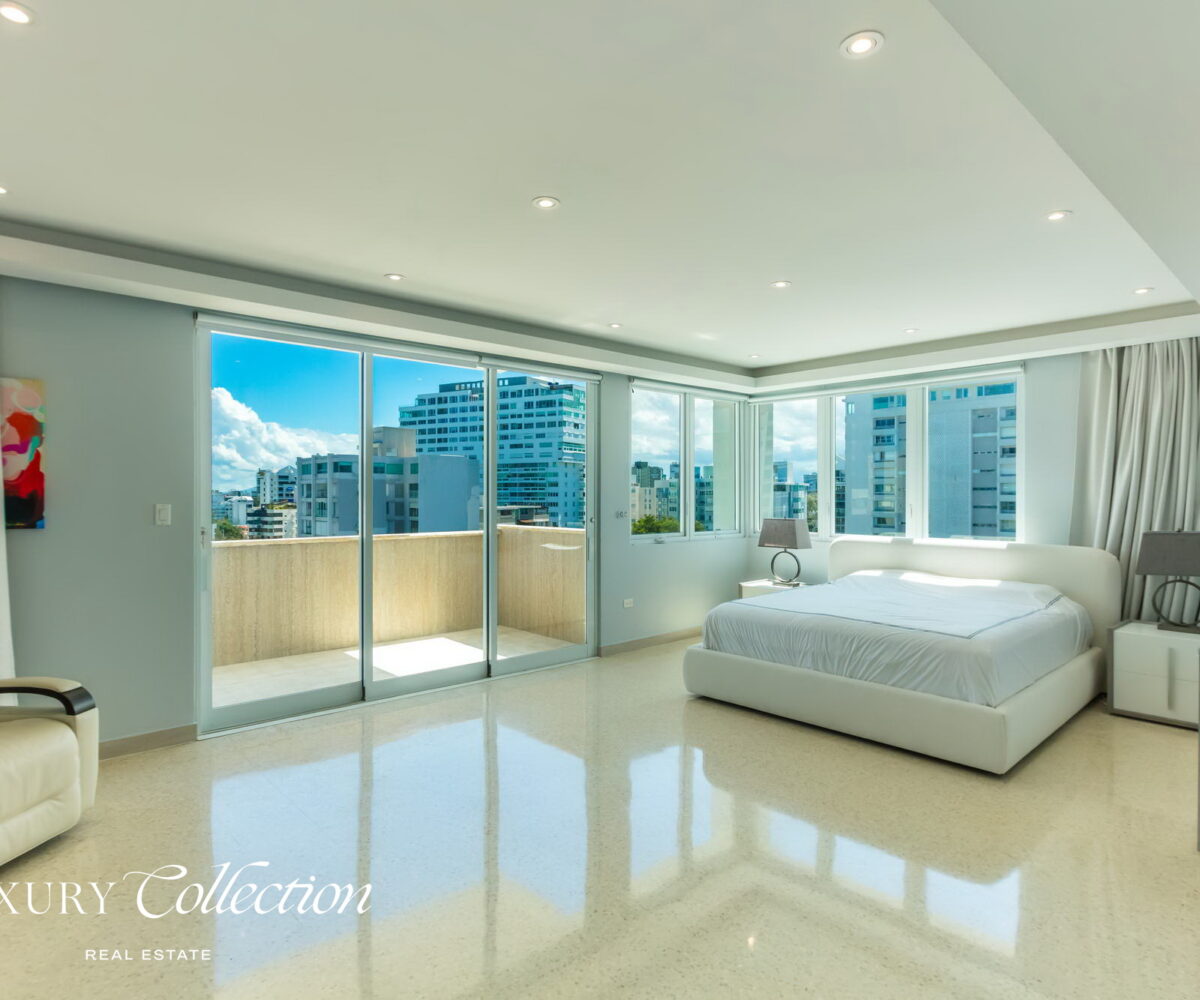 Penthouse in the Heart of Condado. 5 Beds, 4 Baths 4 Parkings, fully renovated, private terrace with sweeping ocean and city views. in Condado, Puerto Rico.